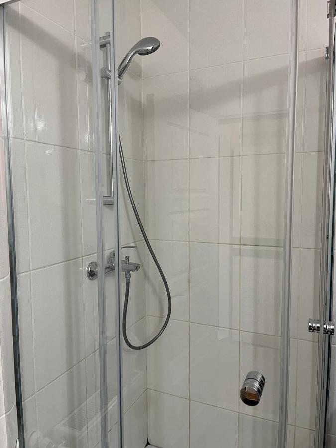 אוטופן Tranzzzit Airport Apartment מראה חיצוני תמונה